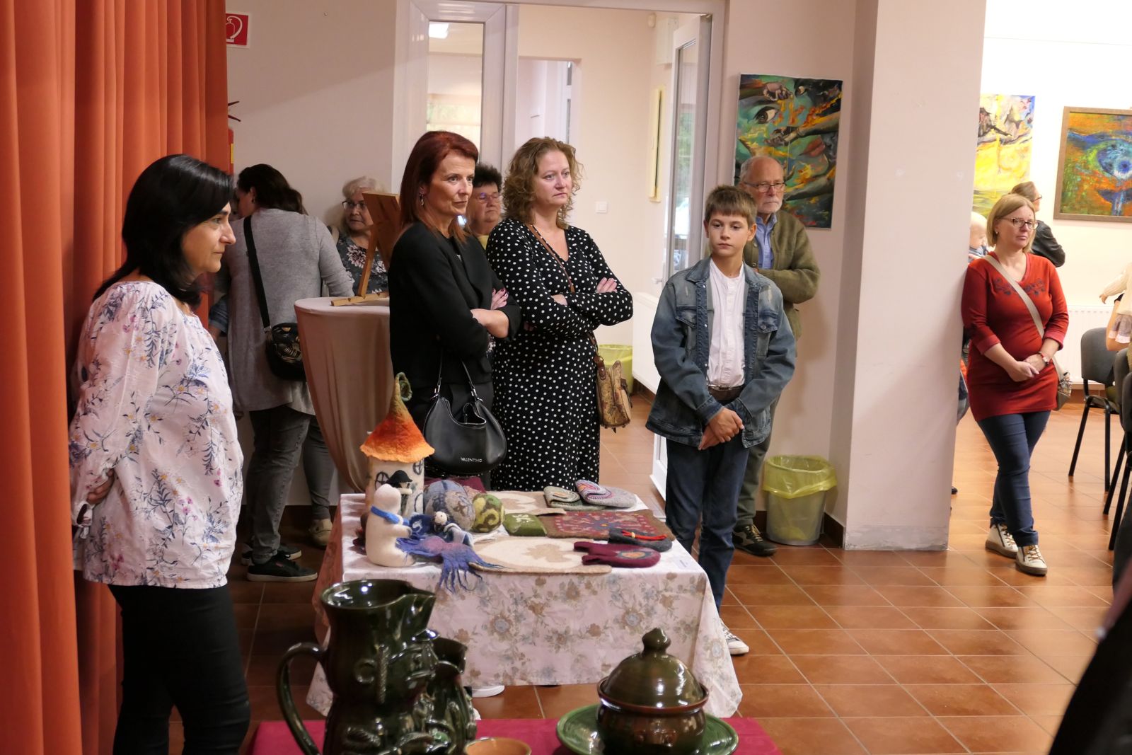 Képzőművészeti kiállítás megnyitó Sukorón (3)