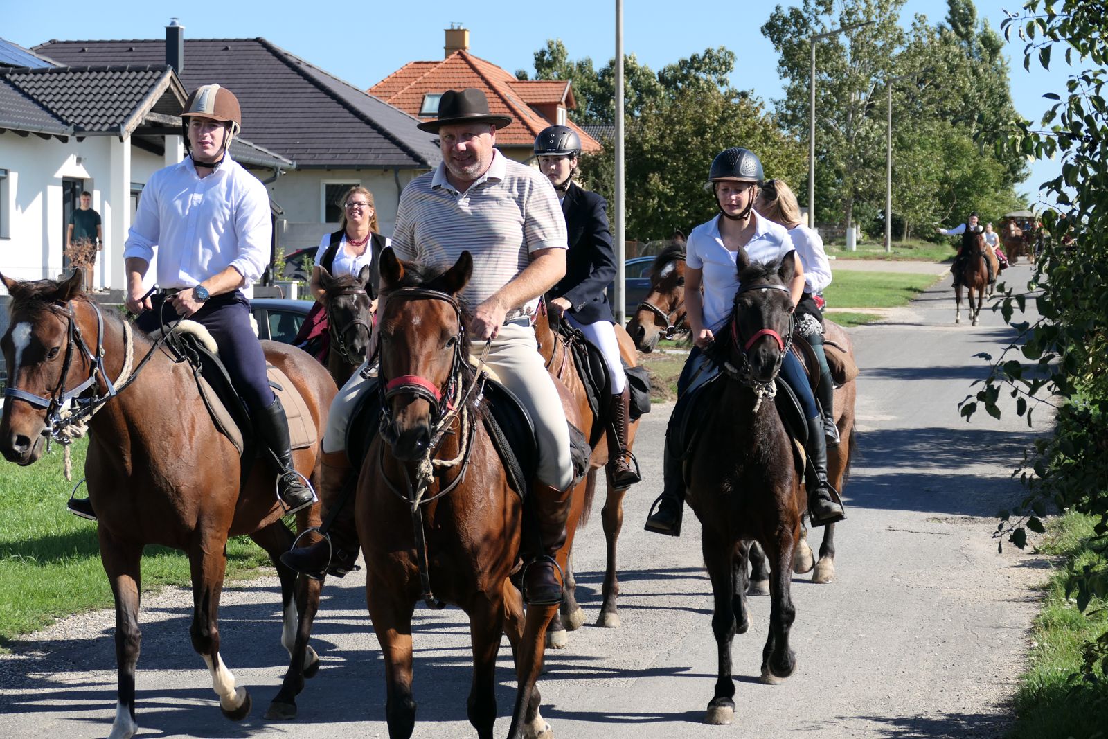 Szüreti felvonulás Etyeken (9)