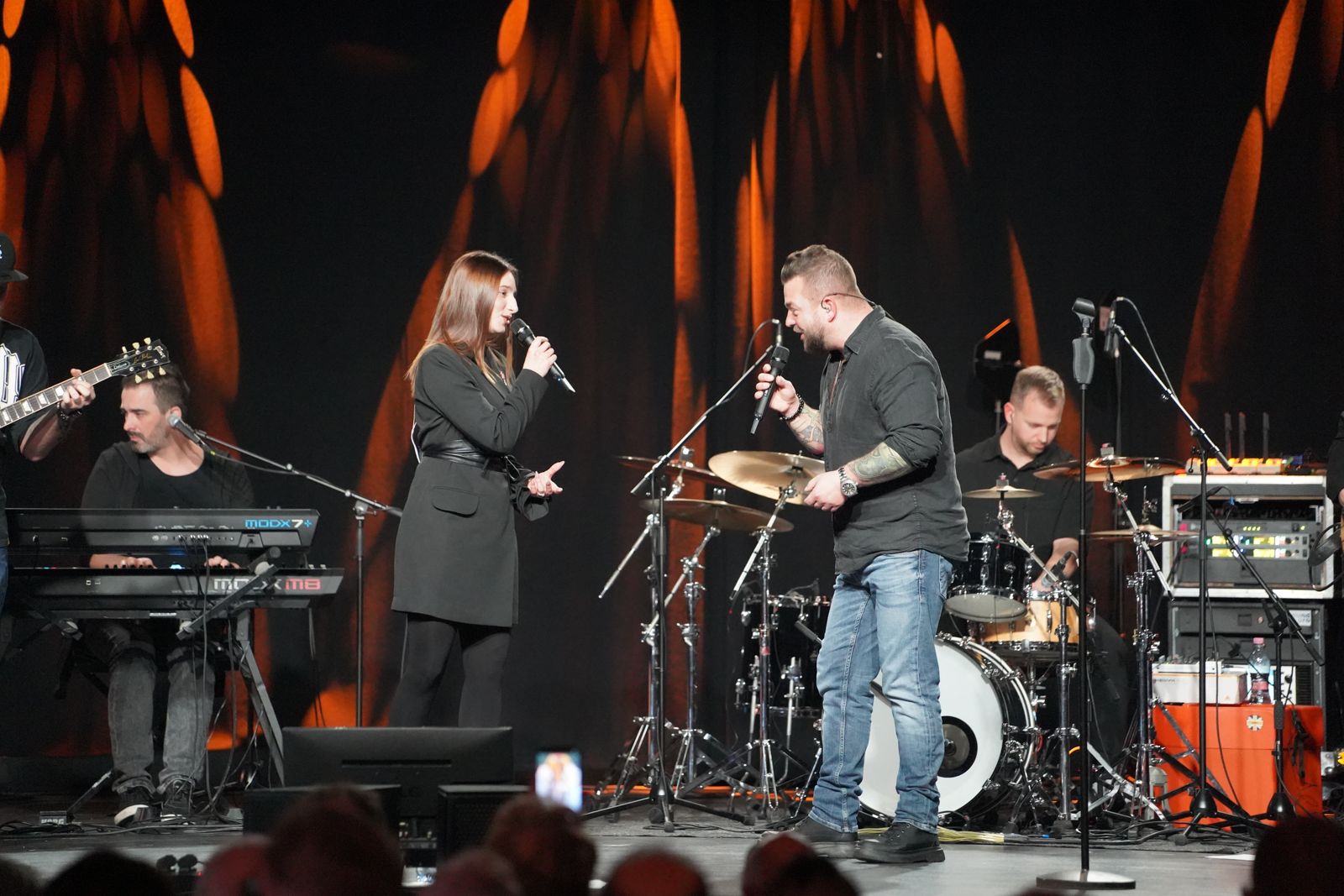 Könnyűzenei koncert Gudics Mátéval és Tóth Abigéllel Bicskén (5)
