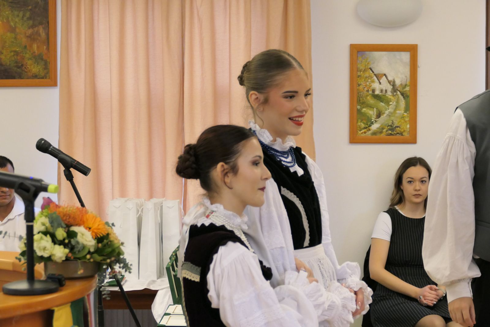Vármegye napi néptáncműsor Rácalmáson (8)