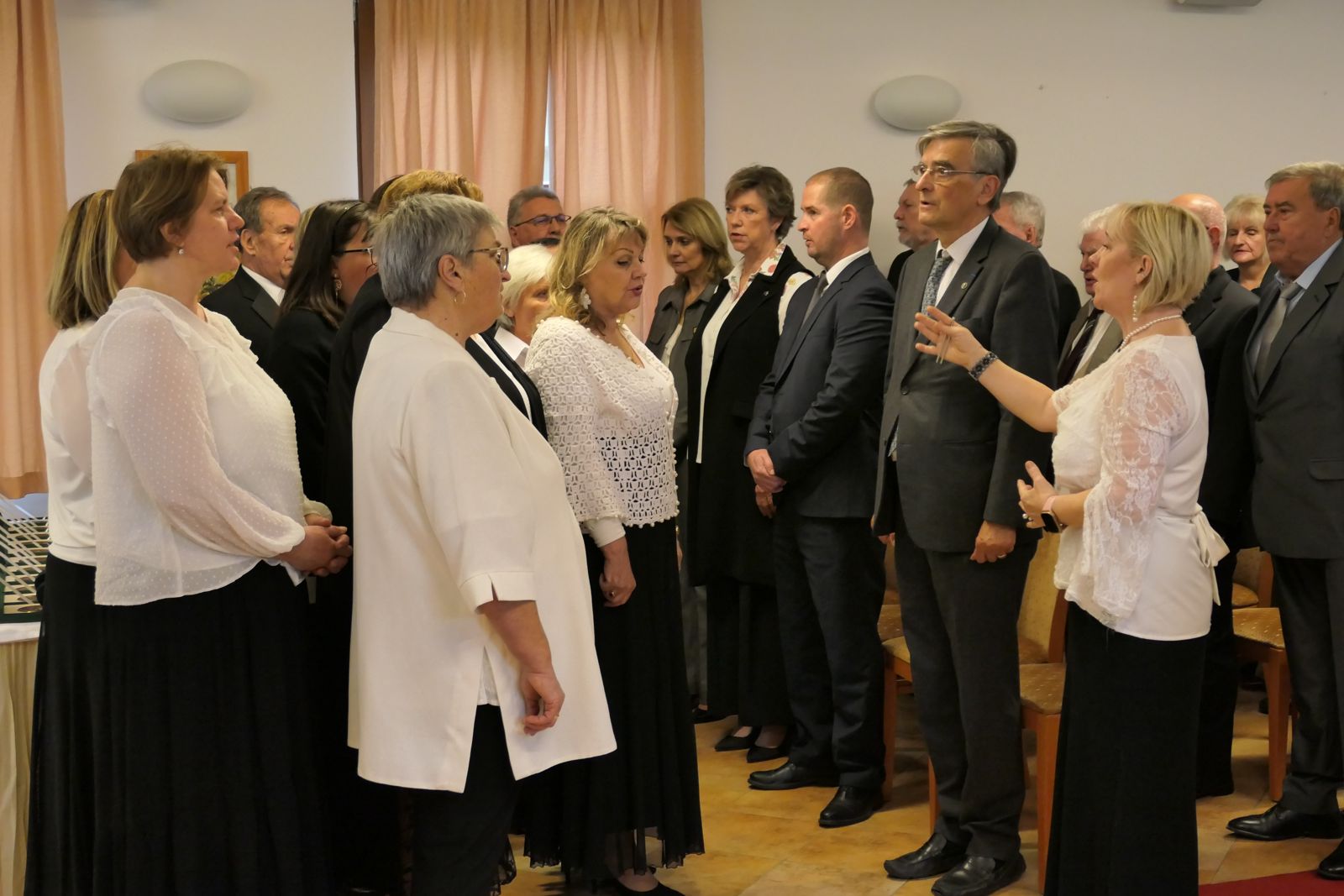Vármegye napi néptáncműsor Rácalmáson (1)