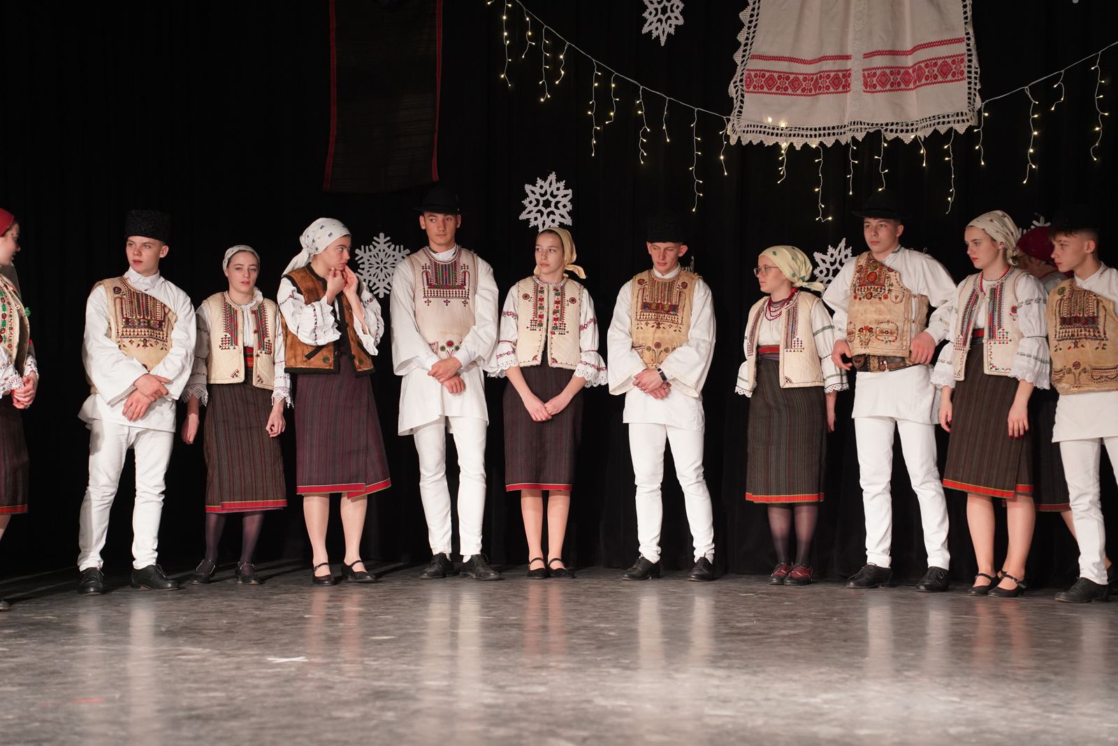 Adventi néptánc est Martonvásáron (16)