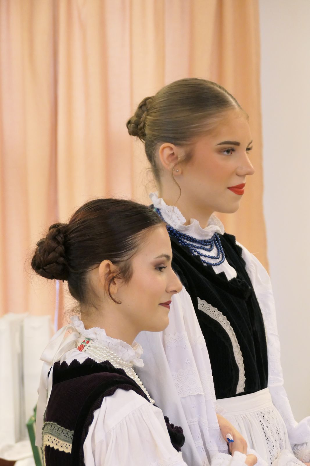 Vármegye napi néptáncműsor Rácalmáson (9)