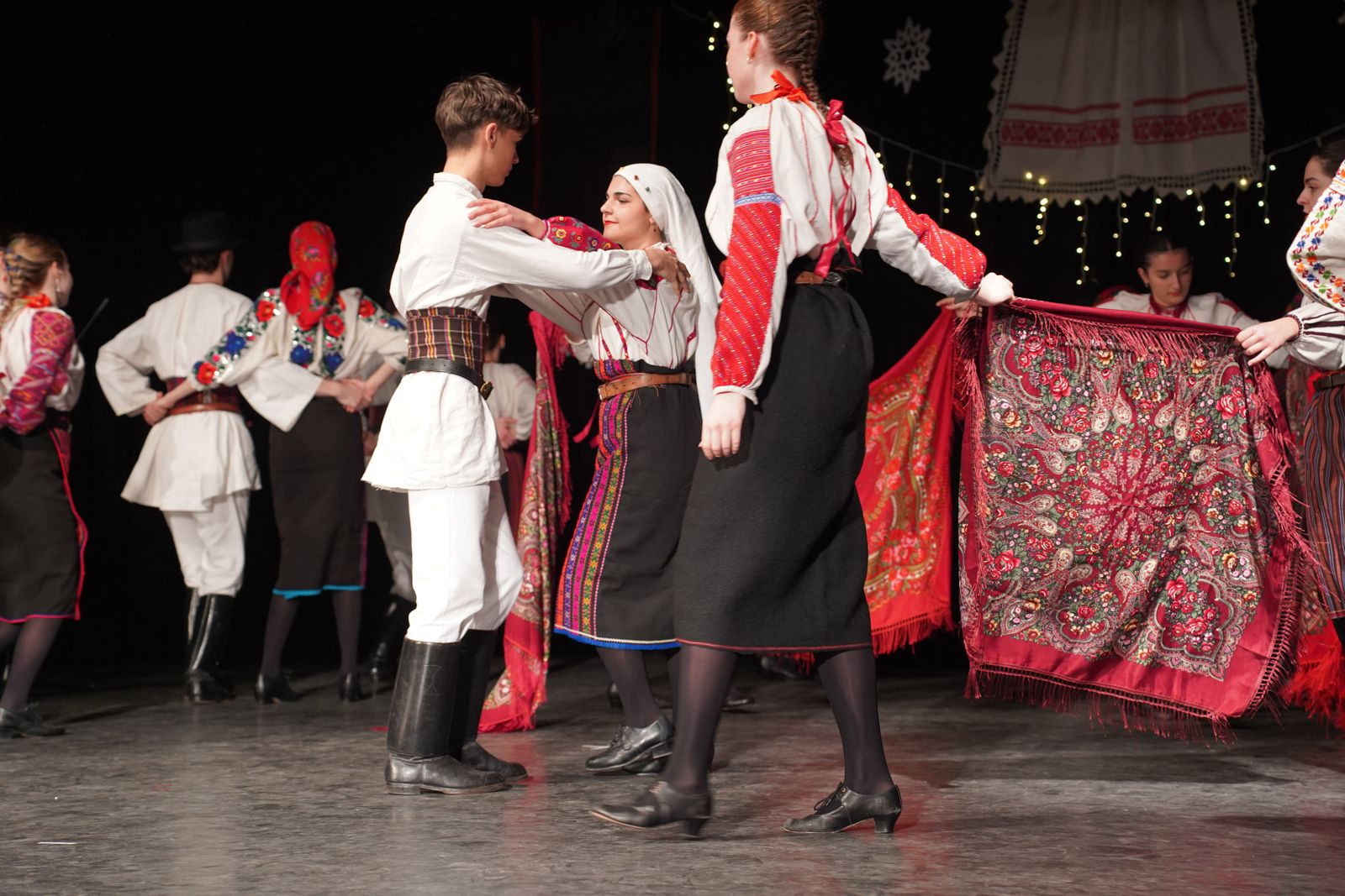 Adventi néptánc est Martonvásáron (14)
