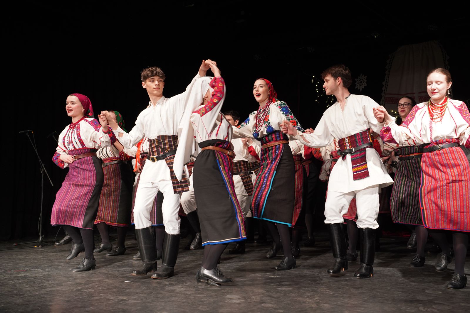 Adventi néptánc est Martonvásáron (13)